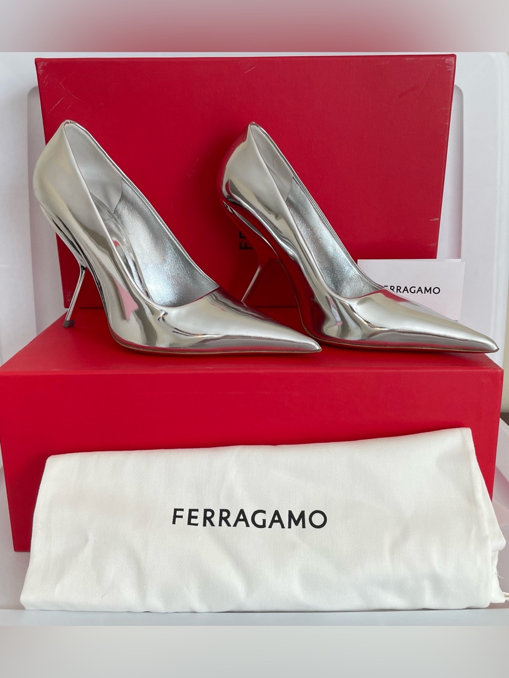 NIB 8.5 Salvatore Ferragamo Womens EVA X5 Silver Leather Heels Pumps Shoes
